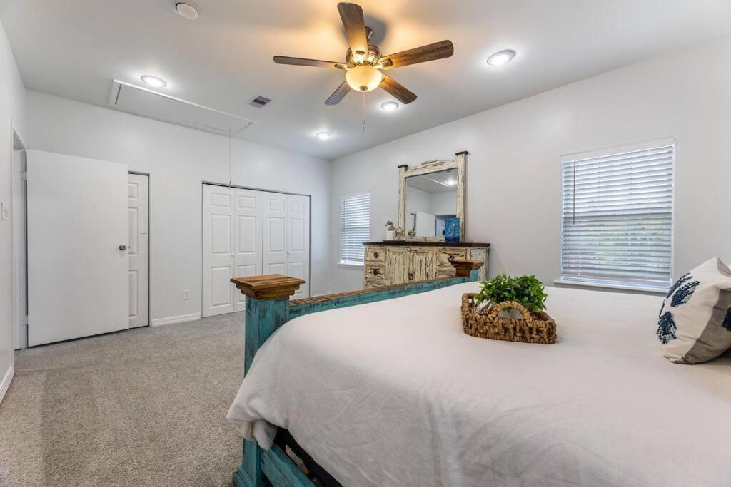 5/3 With A Heated Pool 2 Min From Beach, Updated Galveston Eksteriør bilde