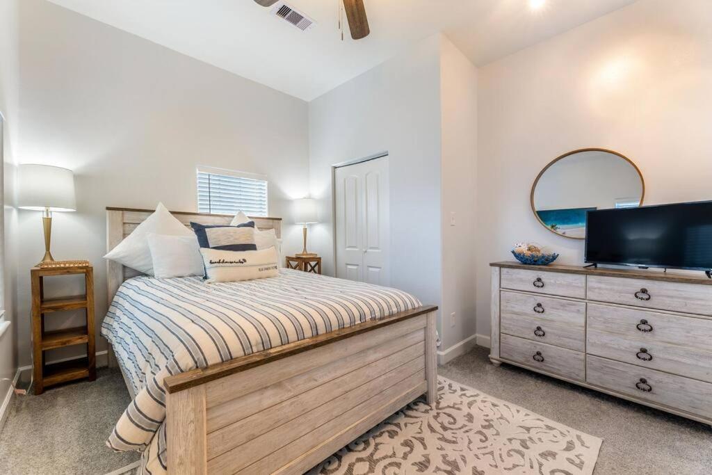 5/3 With A Heated Pool 2 Min From Beach, Updated Galveston Eksteriør bilde