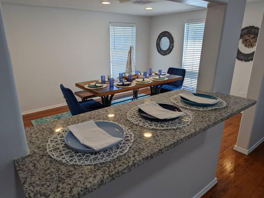 5/3 With A Heated Pool 2 Min From Beach, Updated Galveston Eksteriør bilde