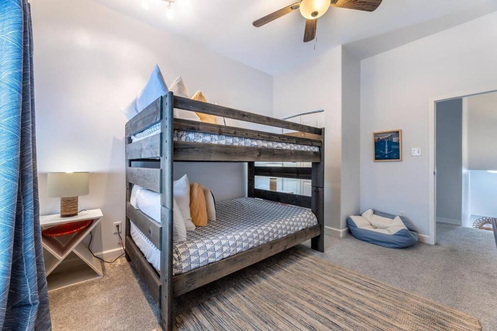 5/3 With A Heated Pool 2 Min From Beach, Updated Galveston Eksteriør bilde