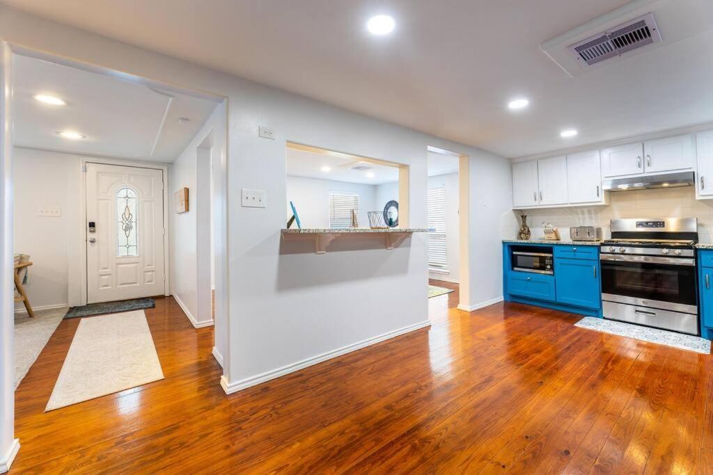 5/3 With A Heated Pool 2 Min From Beach, Updated Galveston Eksteriør bilde