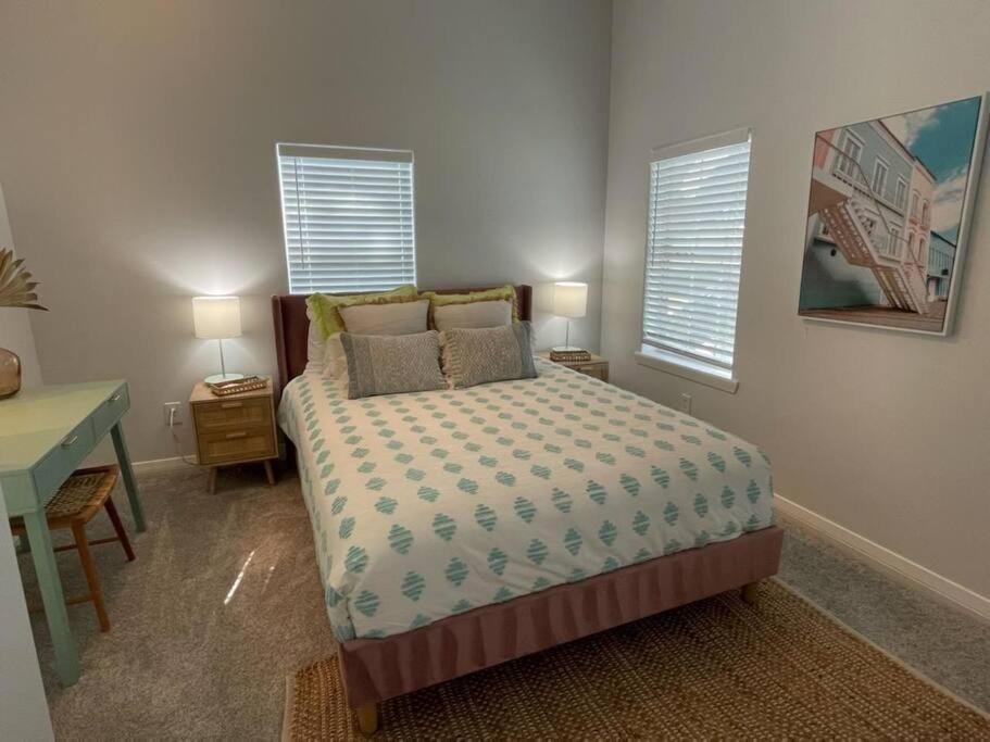 5/3 With A Heated Pool 2 Min From Beach, Updated Galveston Eksteriør bilde